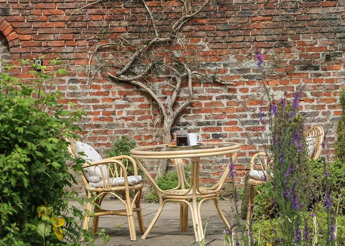 Chestnuts At Youlton ヨーク