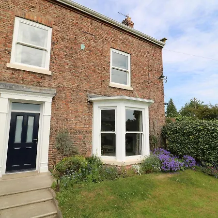 Holiday home Chestnuts At Youlton