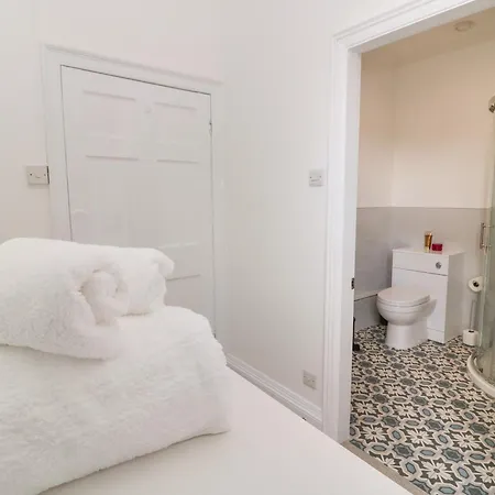 Chestnuts At Youlton Holiday home *