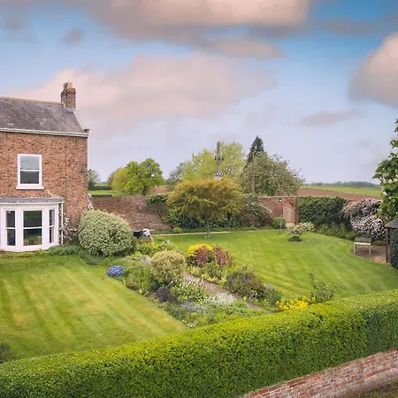 Chestnuts At Youlton Holiday home